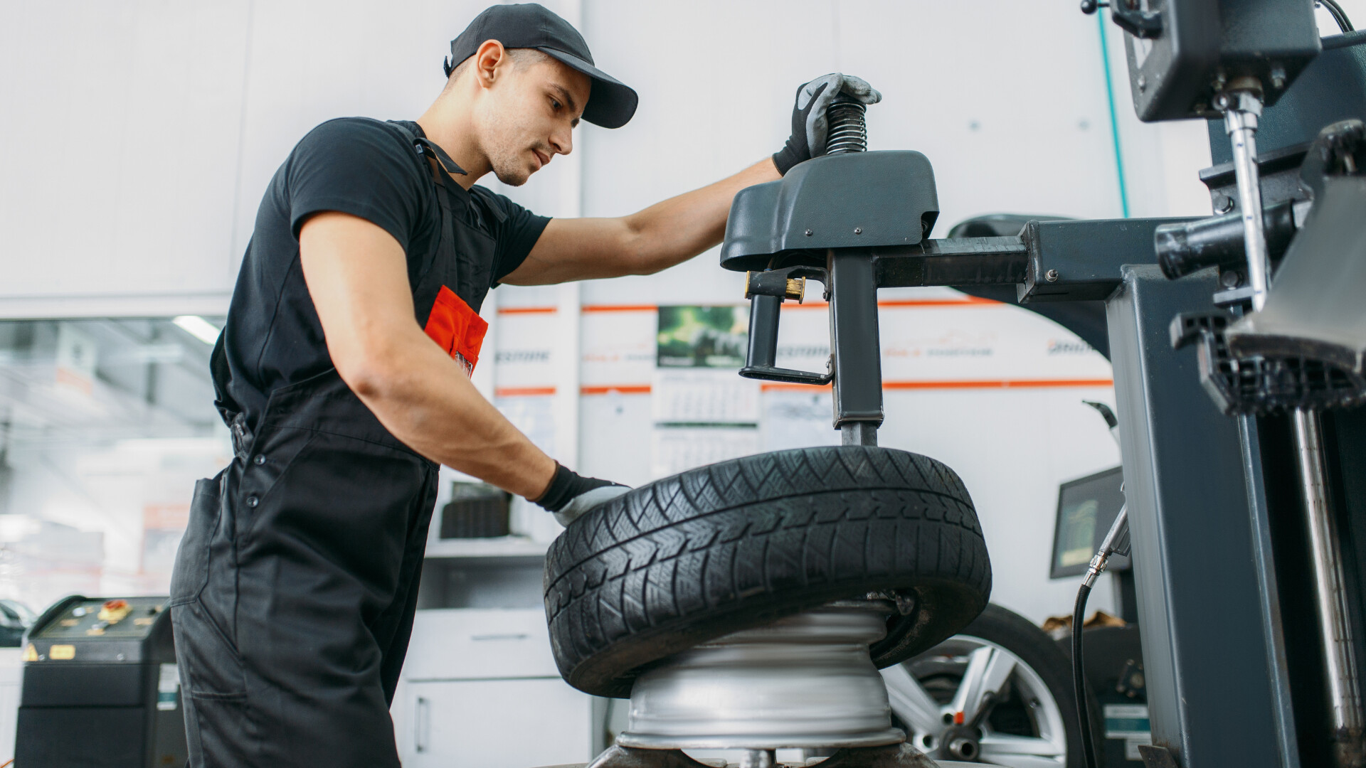 8 Essential Risk Management Tips for Tire Shops